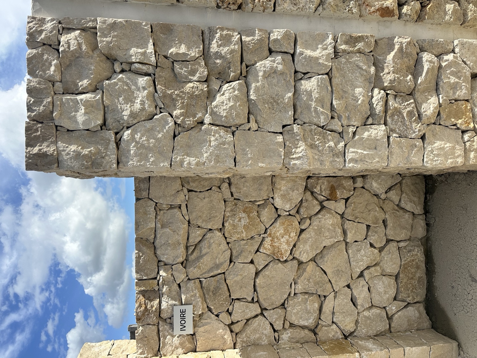 Parements Rock Face Maraganese